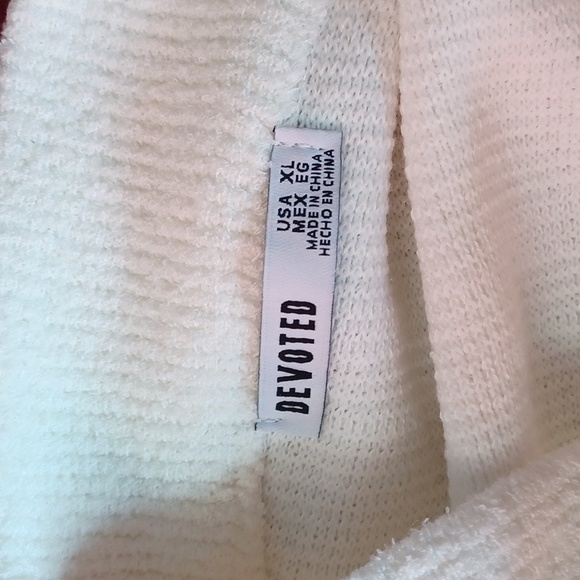 White Sweater Size XL - Picture 7 of 8